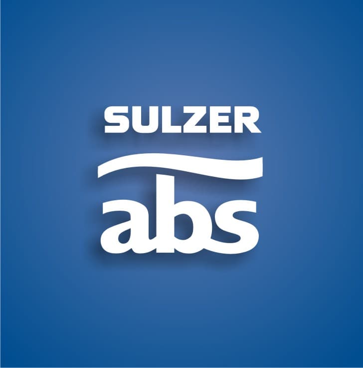 logo da sulzer abs em branco com fundo azul